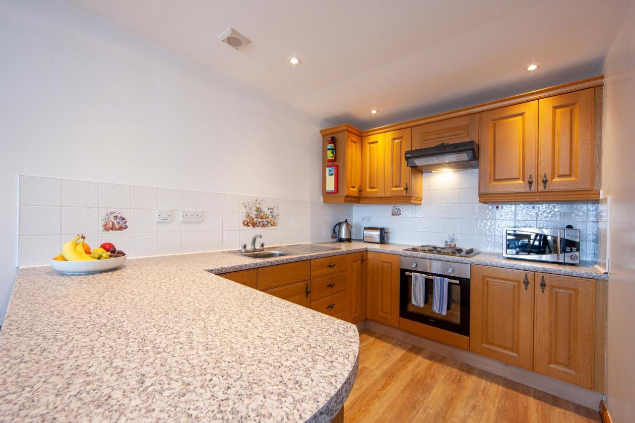 Esplanade Court Holiday Apartments Оубън Екстериор снимка