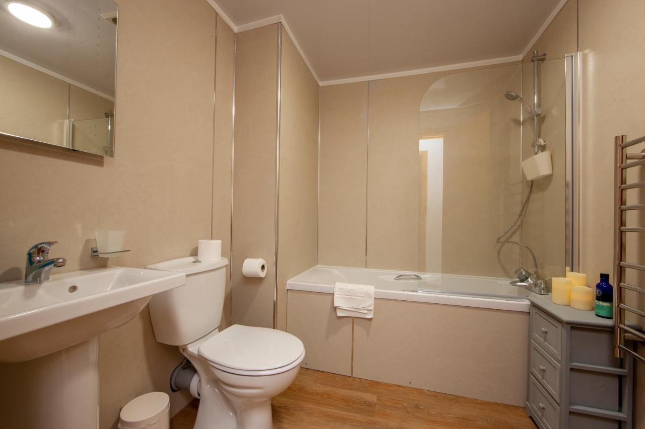Esplanade Court Holiday Apartments Оубън Екстериор снимка