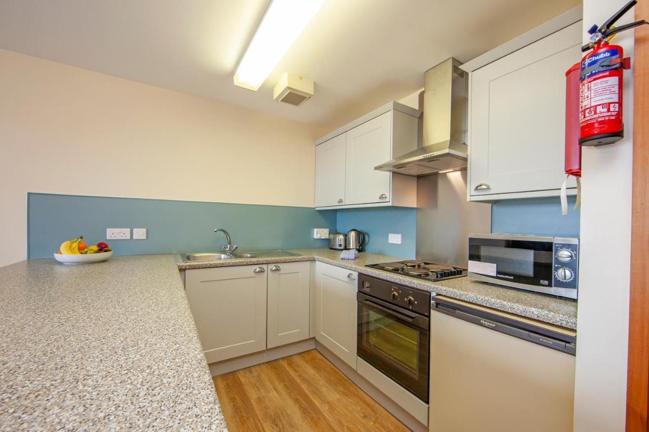 Esplanade Court Holiday Apartments Оубън Екстериор снимка