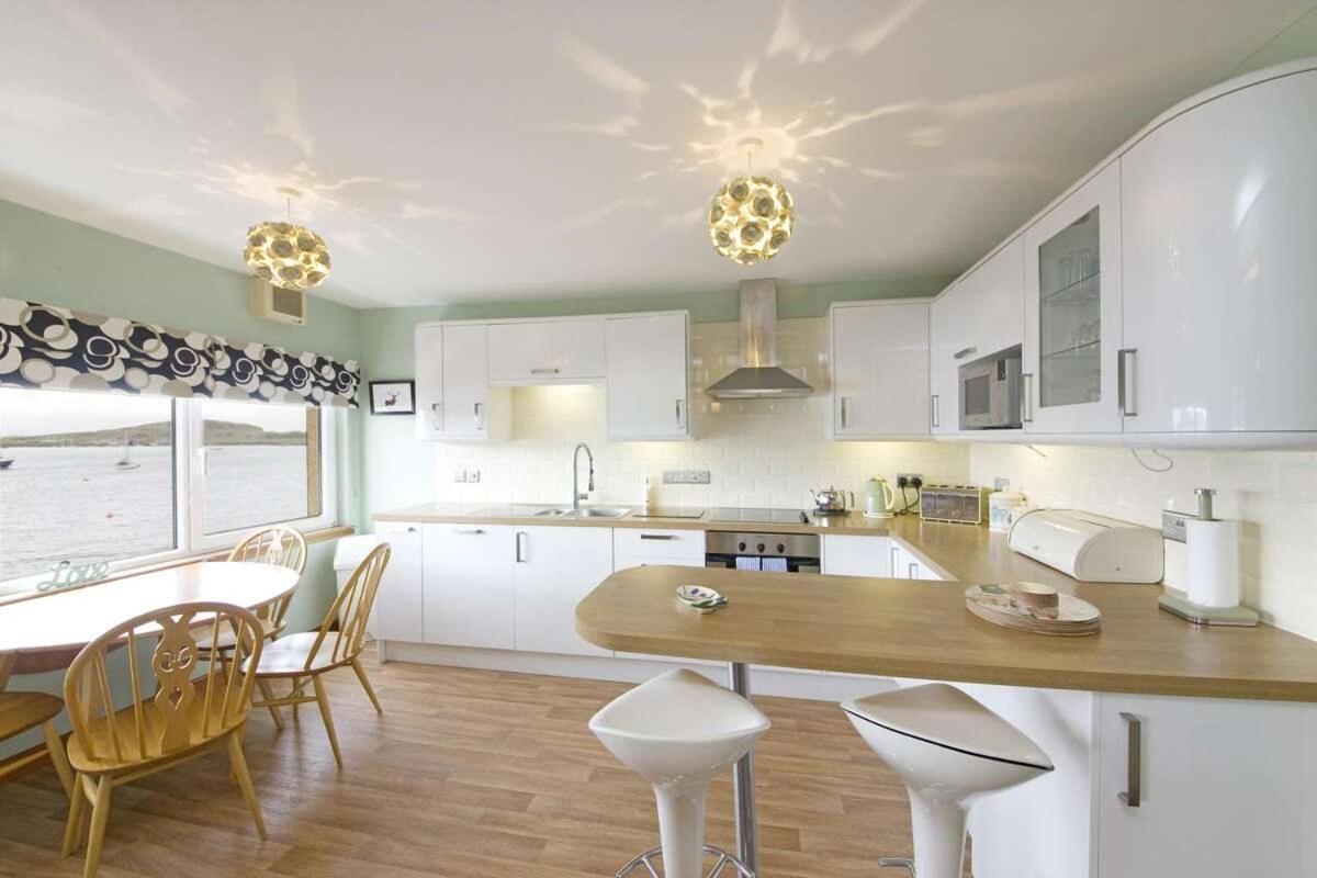 Esplanade Court Holiday Apartments Оубън Екстериор снимка